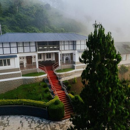 Misty Courtyard Resort Chinnakanal Bagian luar foto