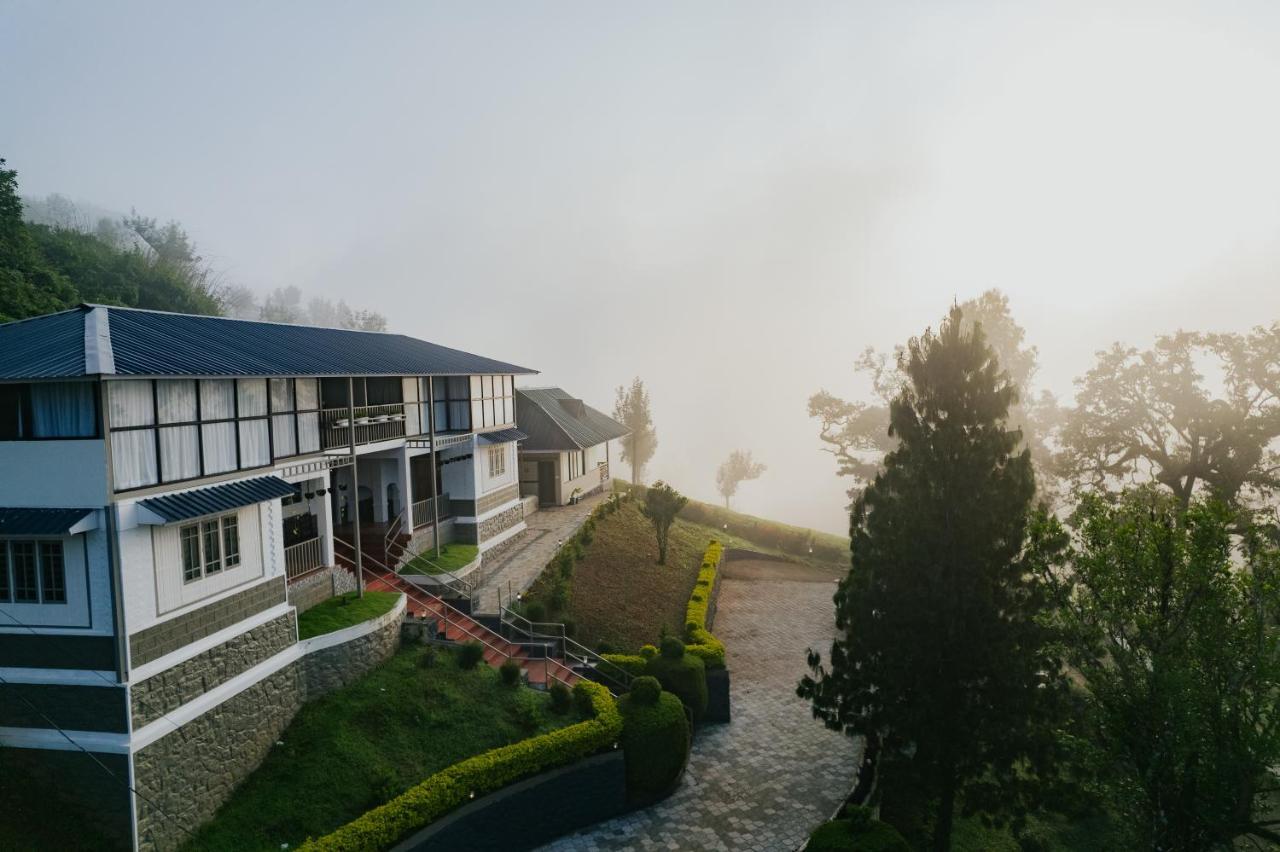 Misty Courtyard Resort Chinnakanal Bagian luar foto