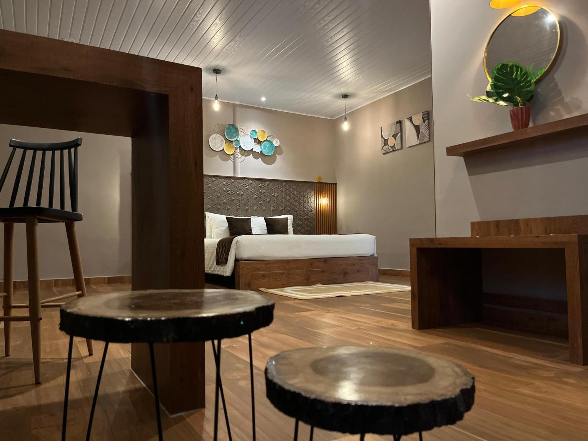 Misty Courtyard Resort Chinnakanal Bagian luar foto